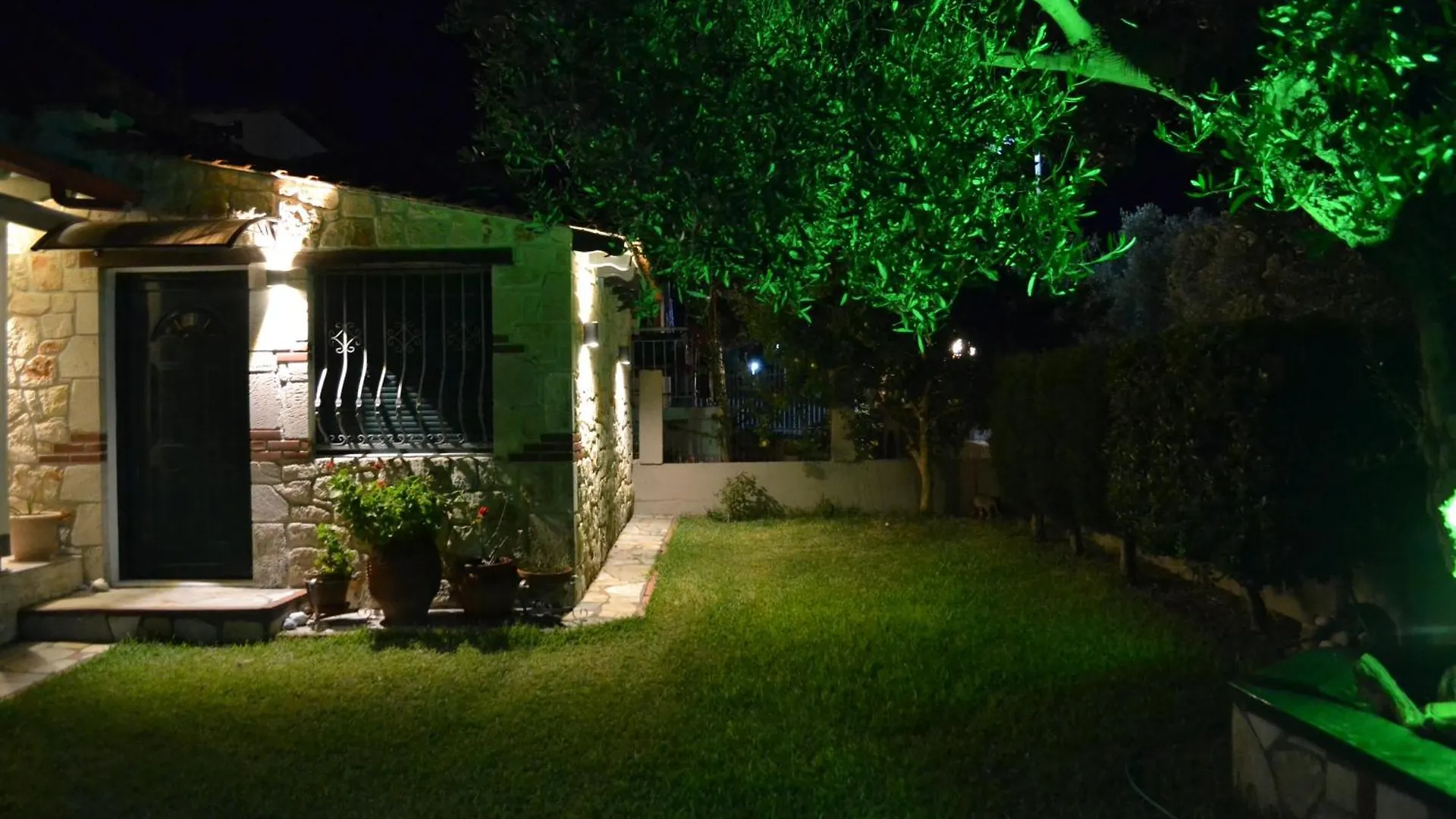 Olive Tree Villa Nea Poteidaia 0*,