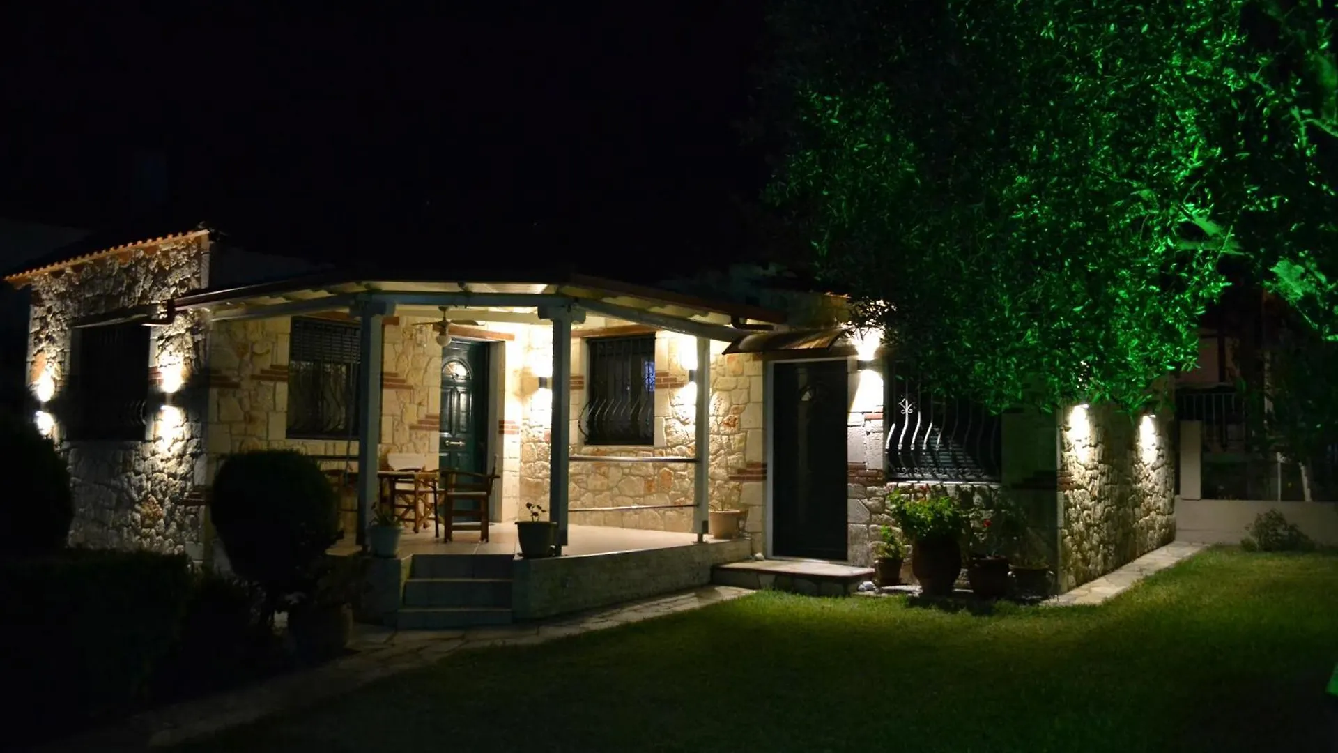 Olive Tree Villa Nea Poteidaia Holiday home